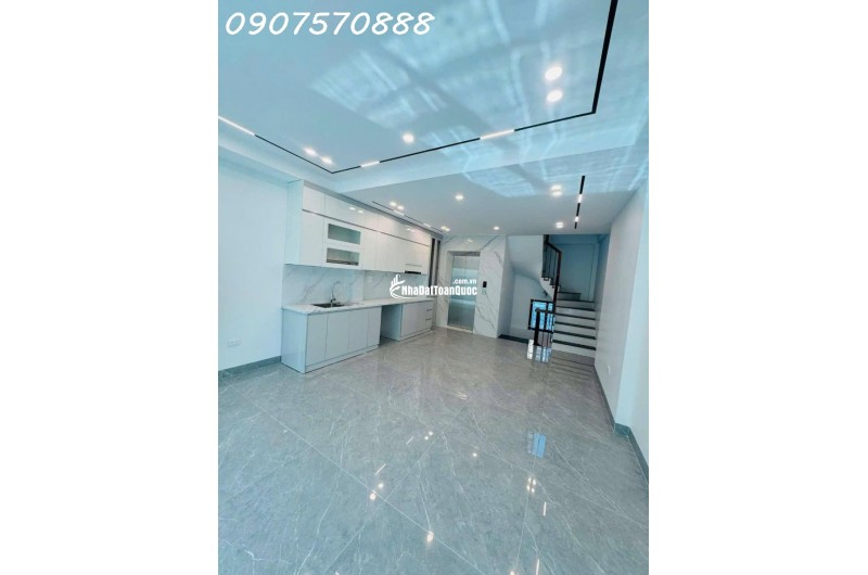 Bán nhà phân lô Ngọc Thụy 50m², 6 tầng thang máy, gara ô tô – gần Trường Quốc tế, giá 11.2 tỷ